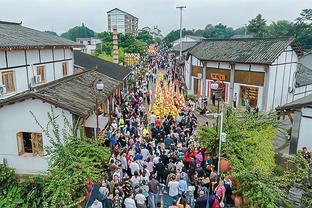 欧文谈东契奇：没有大当家二当家 我们是一个整体&成败都在一起